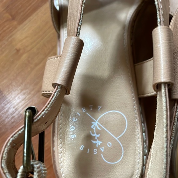 Oasis Society sandals.  Sz8 look new - Picture 7 of 8